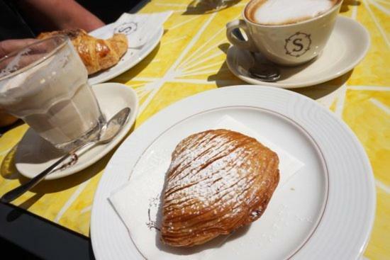 Bed and Breakfast Da Polly A Piazza Amedeo Neapel Exterior foto